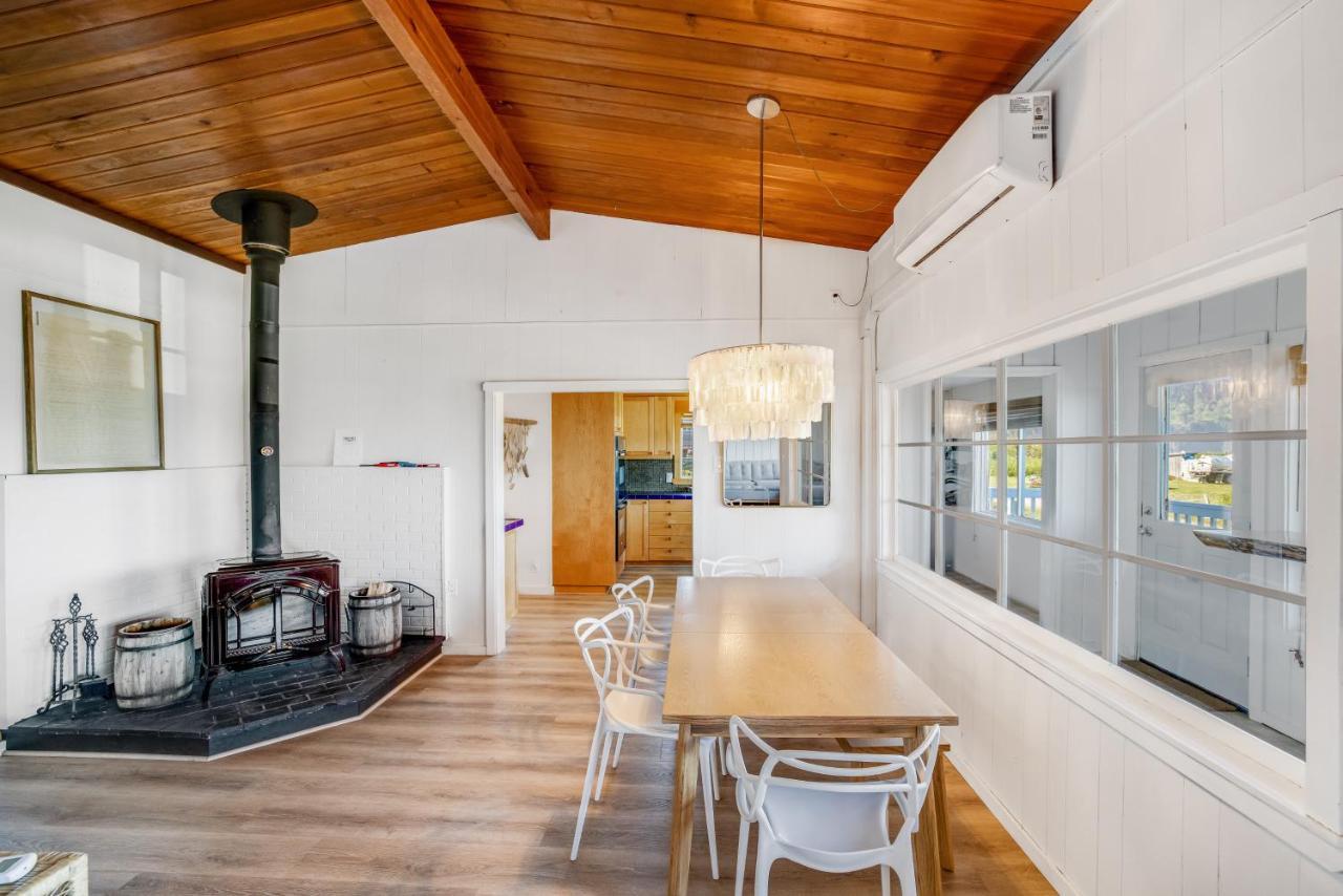 Cape Meares Beach Getaway Экстерьер фото